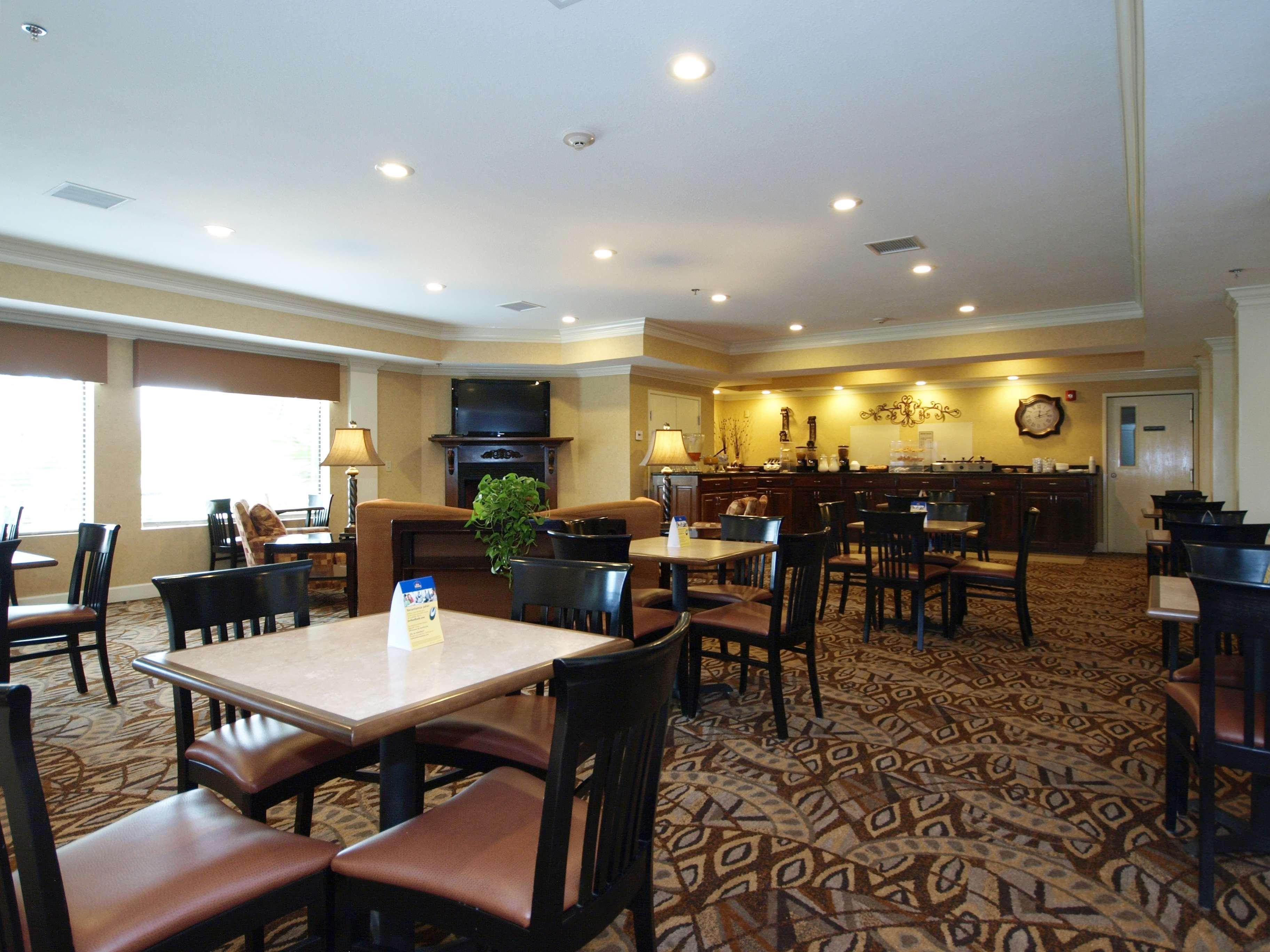 Best Western Plus Valdosta Hotel & Suites Exterior photo