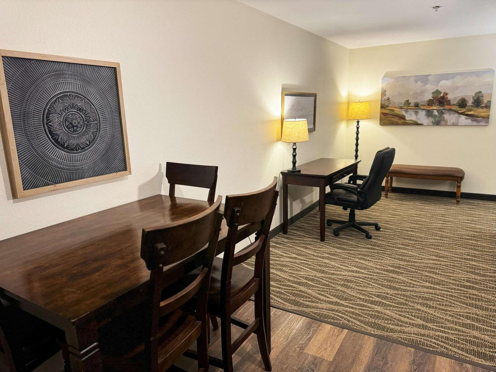 Best Western Plus Valdosta Hotel & Suites Exterior photo