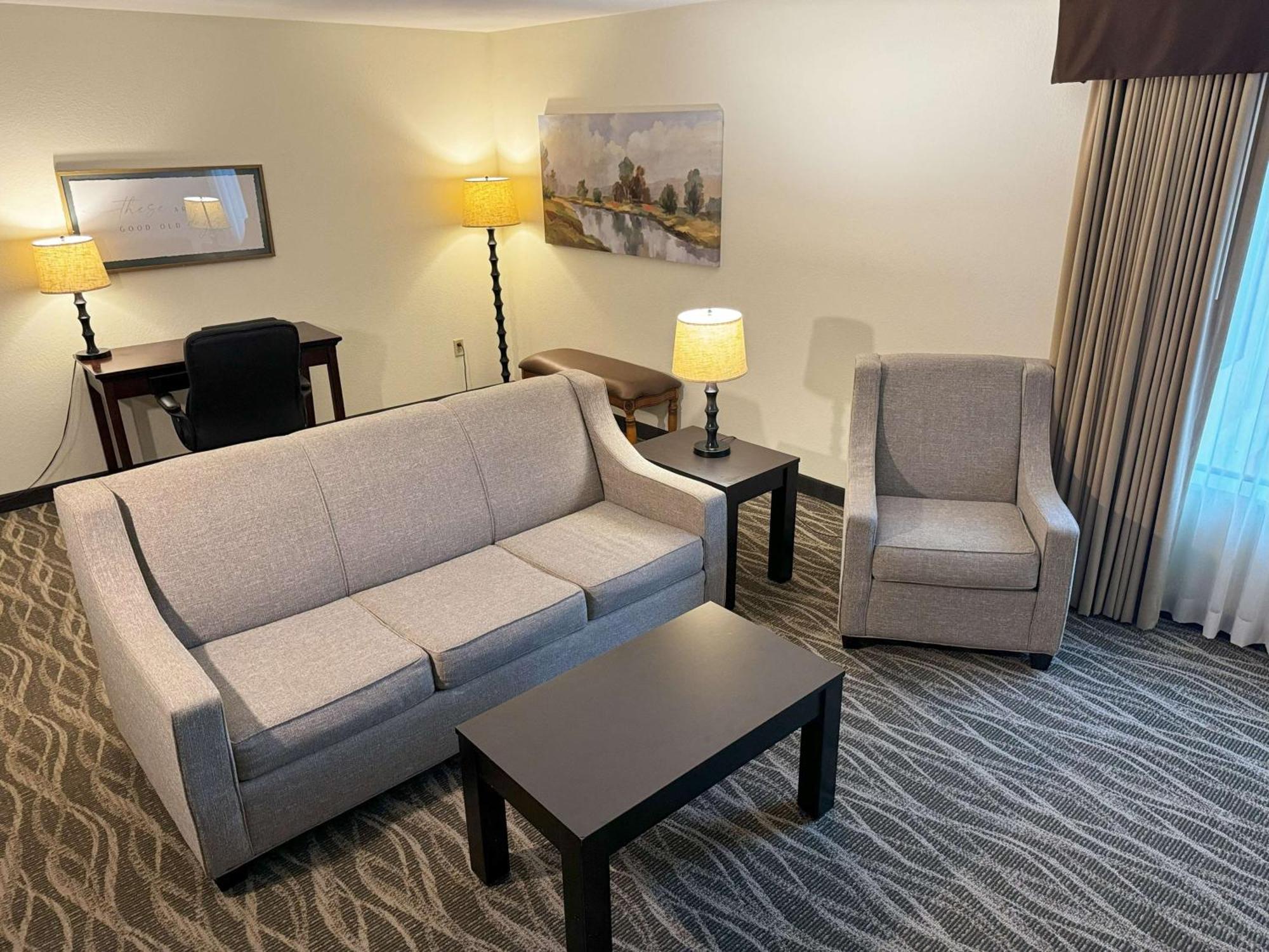Best Western Plus Valdosta Hotel & Suites Exterior photo