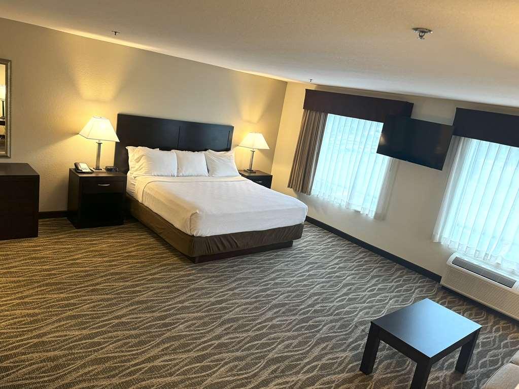 Best Western Plus Valdosta Hotel & Suites Room photo